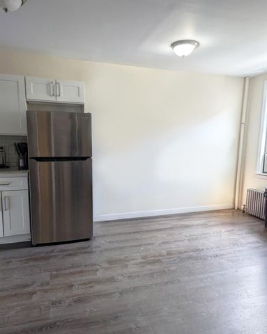 86-15 BRITTON Ave, Elmhurst, NY 11373