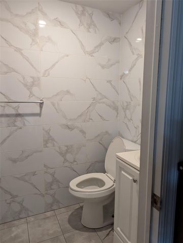 86-15 BRITTON Ave, Elmhurst, NY 11373