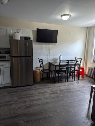 86-15 BRITTON Ave, Elmhurst, NY 11373