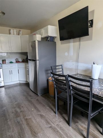 86-15 BRITTON Ave, Elmhurst, NY 11373