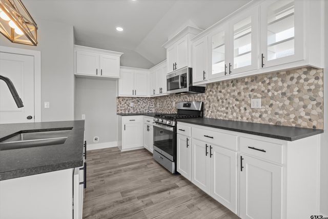 16529 Crossing Circle, Lindale, TX 75771