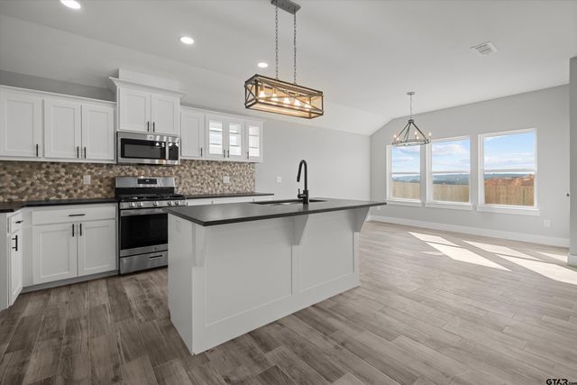 16529 Crossing Circle, Lindale, TX 75771