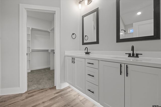 16529 Crossing Circle, Lindale, TX 75771