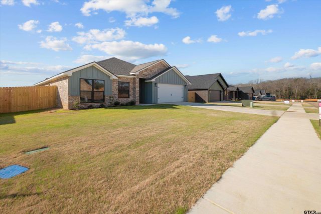 16529 Crossing Circle, Lindale, TX 75771