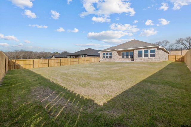 16529 Crossing Circle, Lindale, TX 75771