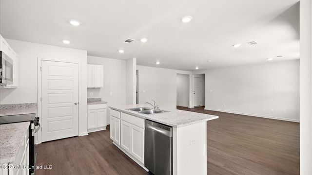 228 Raulston Drive, Byram, MS 39272