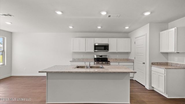 228 Raulston Drive, Byram, MS 39272