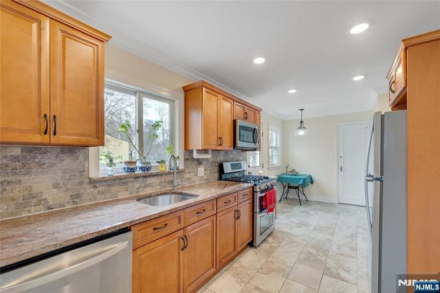 157 Glenbrook Parkway, Englewood, NJ 07631