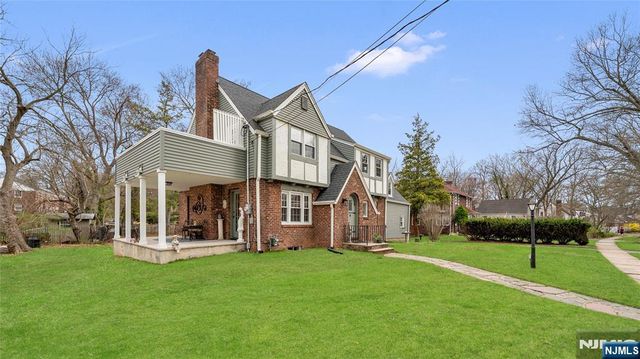 157 Glenbrook Parkway, Englewood, NJ 07631