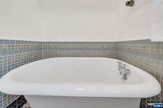 157 Glenbrook Parkway, Englewood, NJ 07631