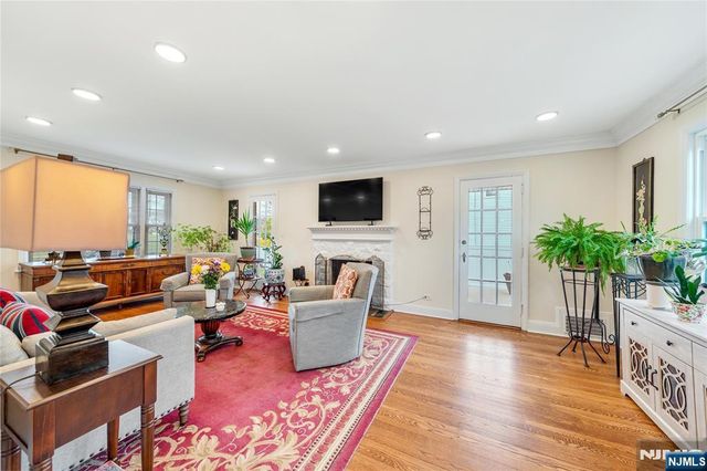 157 Glenbrook Parkway, Englewood, NJ 07631