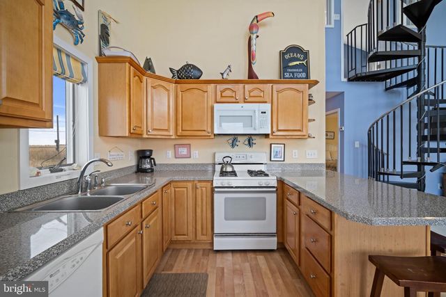 510 BAY POINT RD, Cedarville, NJ 08311