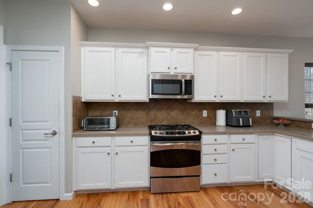 10894 River Oaks Drive NW, Concord, NC 28027