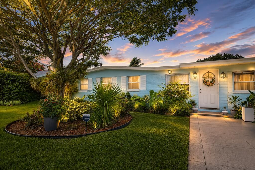 3740 Dunes Road, Cabana Colony, Palm Beach Gardens, FL 33410