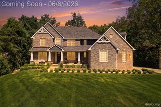 7375 N Mistwood Drive, White Lake, MI 48383