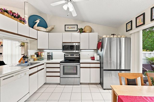 3200 CARAMBOLA Circle S 2580, Coconut Creek, FL 33066