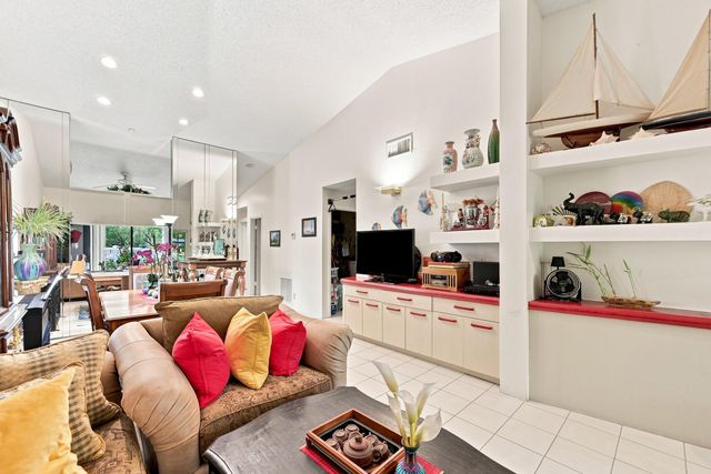 3200 CARAMBOLA Circle S 2580, Coconut Creek, FL 33066