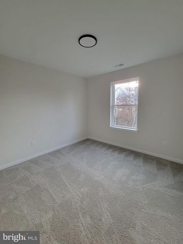 101 HEATHERWOOD DR, Vineland, NJ 08360