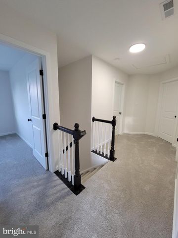 101 HEATHERWOOD DR, Vineland, NJ 08360