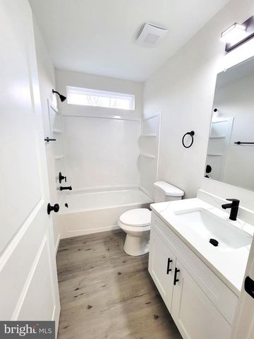 101 HEATHERWOOD DR, Vineland, NJ 08360