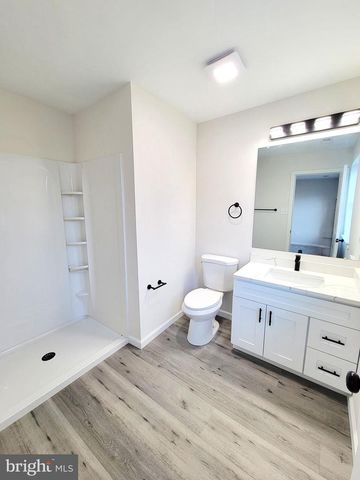 101 HEATHERWOOD DR, Vineland, NJ 08360