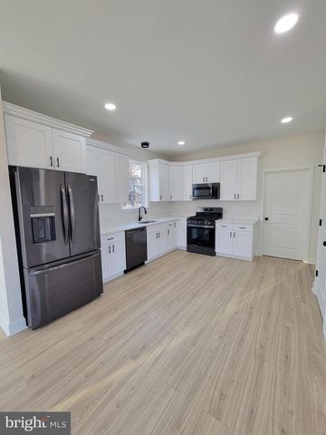 101 HEATHERWOOD DR, Vineland, NJ 08360