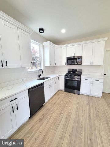 101 HEATHERWOOD DR, Vineland, NJ 08360