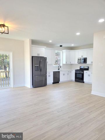 101 HEATHERWOOD DR, Vineland, NJ 08360