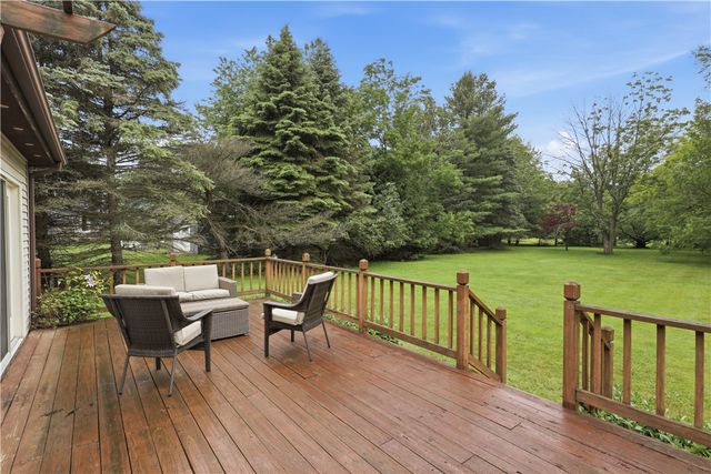 303 Maidstone Drive, Webster, NY 14580