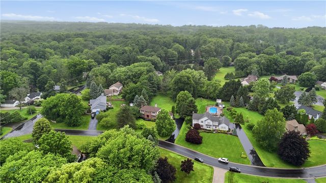 303 Maidstone Drive, Webster, NY 14580