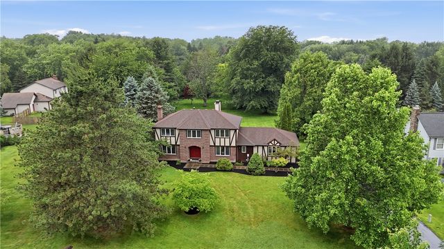 303 Maidstone Drive, Webster, NY 14580