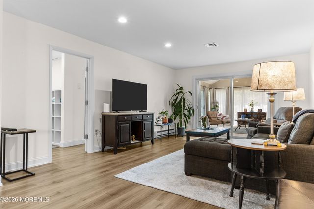 480 Fairton Drive 480C, Monroe, NJ 08831