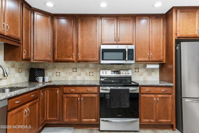 480 Fairton Drive 480C, Monroe, NJ 08831