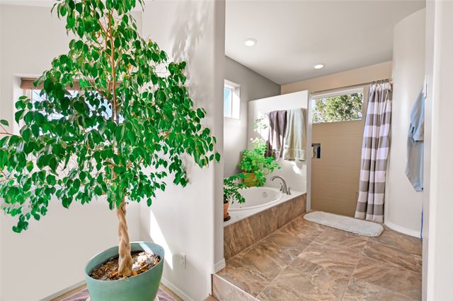 6 Lobo, Santa Fe, NM 87508