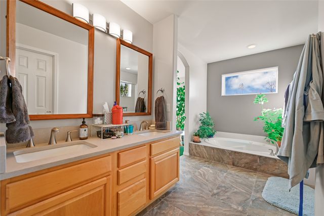 6 Lobo, Santa Fe, NM 87508