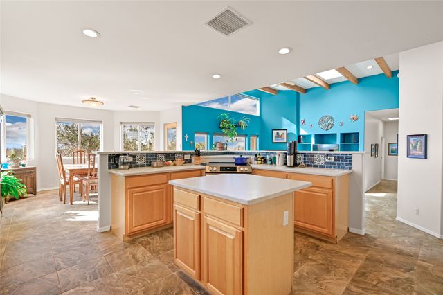 6 Lobo, Santa Fe, NM 87508