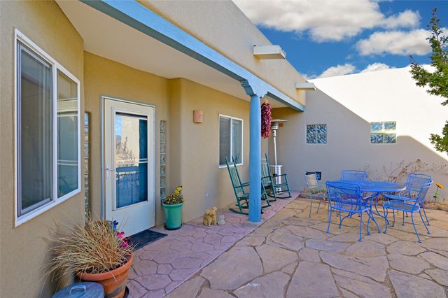 6 Lobo, Santa Fe, NM 87508