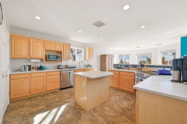 6 Lobo, Santa Fe, NM 87508