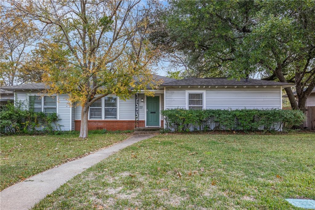909 Enfield Street, Bryan, TX 77802