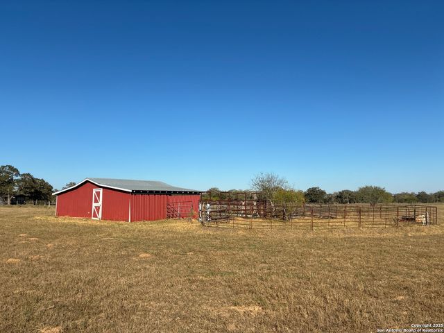 413 BATEY RD, Seguin, TX 78155