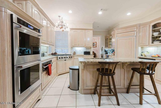 101 Summer Lake Drive, Ridgeland, MS 39157