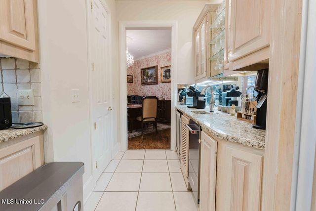 101 Summer Lake Drive, Ridgeland, MS 39157