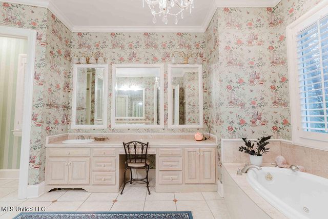 101 Summer Lake Drive, Ridgeland, MS 39157