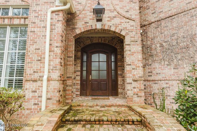 101 Summer Lake Drive, Ridgeland, MS 39157