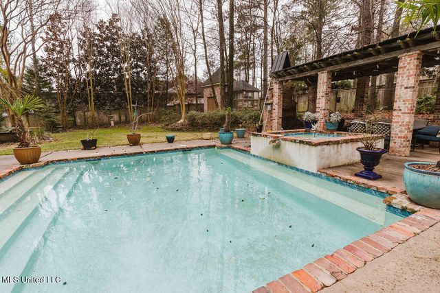 101 Summer Lake Drive, Ridgeland, MS 39157