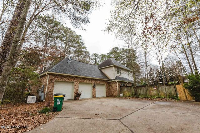 101 Summer Lake Drive, Ridgeland, MS 39157