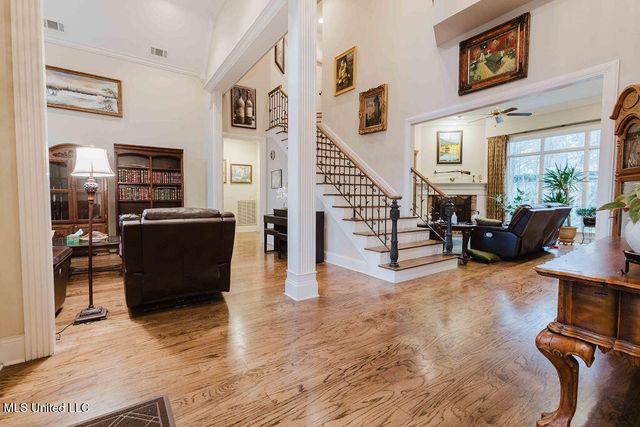 101 Summer Lake Drive, Ridgeland, MS 39157