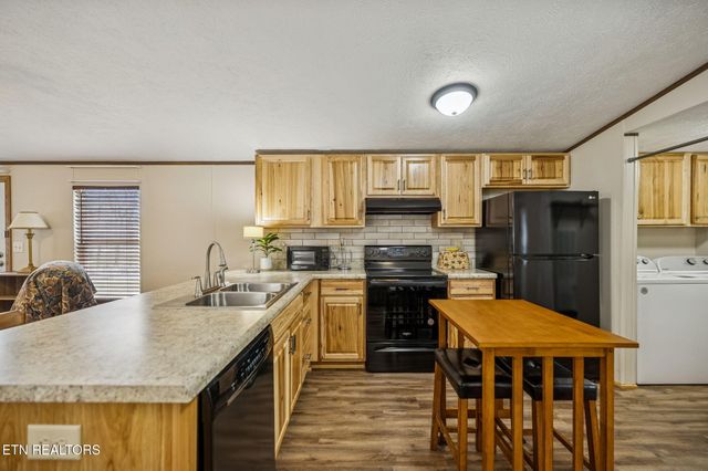 106 Oak Hill Drive, Jamestown, TN 38556