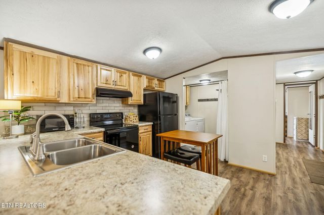 106 Oak Hill Drive, Jamestown, TN 38556