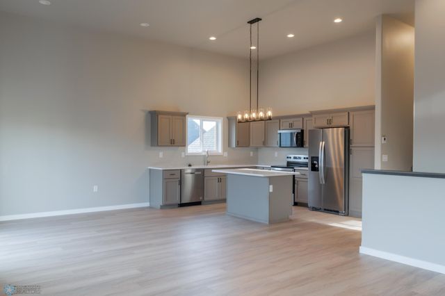 1149 60th Avenue W, West Fargo, ND 58078